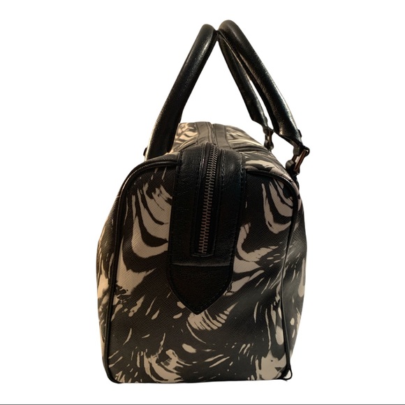 L.A.M.B Gwen Stefani Designer Zebra Boston Barrel Handbag Satchel Purse - Picture 4 of 8